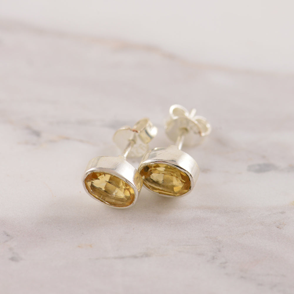 Citrine studs deals