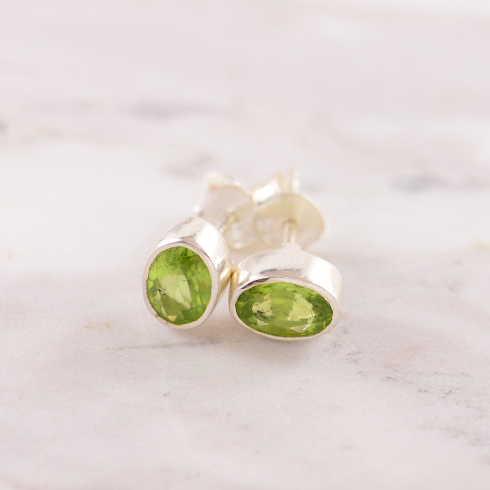 Silver 2024 peridot earrings