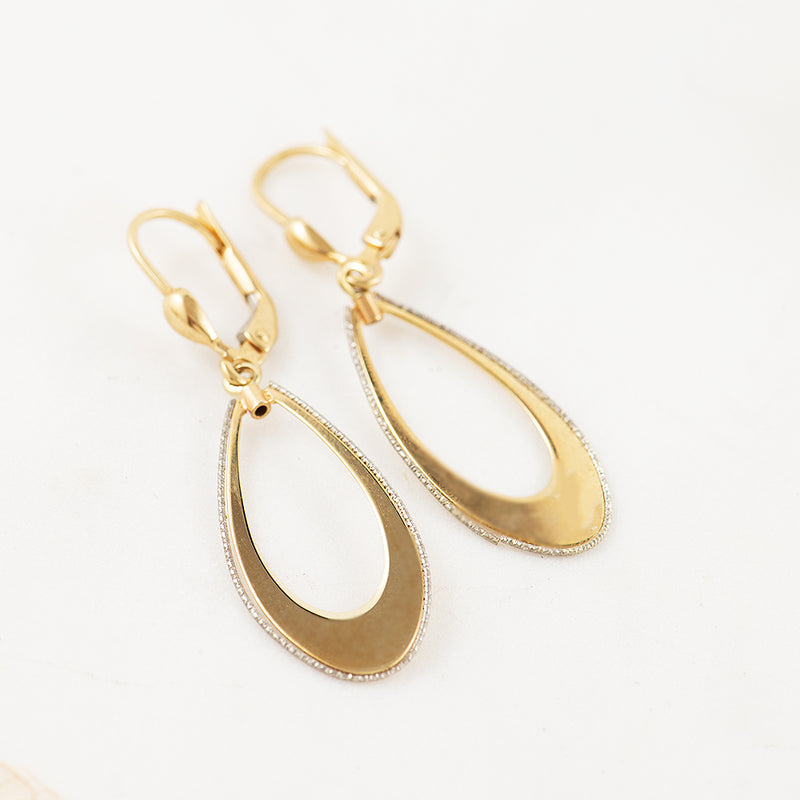 Elongated pear shaped earrings